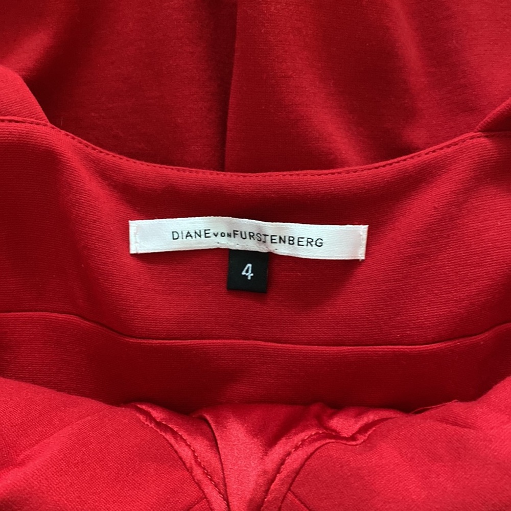 Red Diane von Furstenberg sheath dress, size 4 - Picture 7 of 7